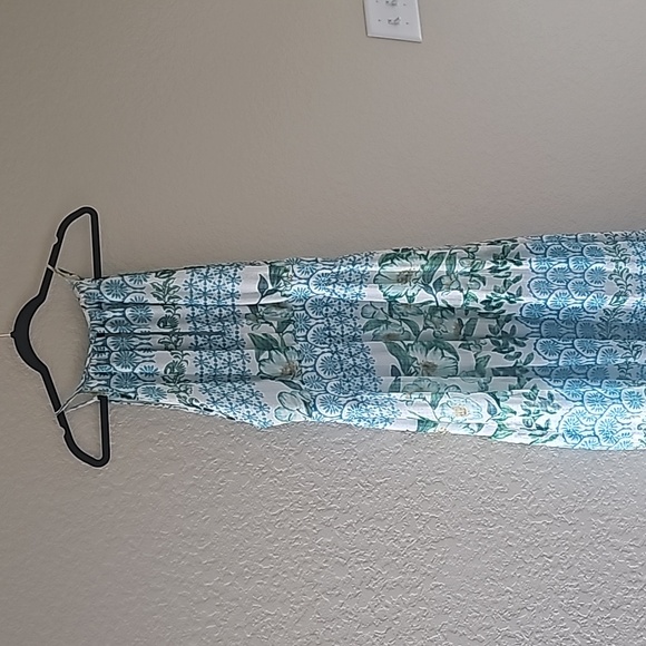 Eliza J floral halter style dress with keyhole button back closure - Picture 5 of 8